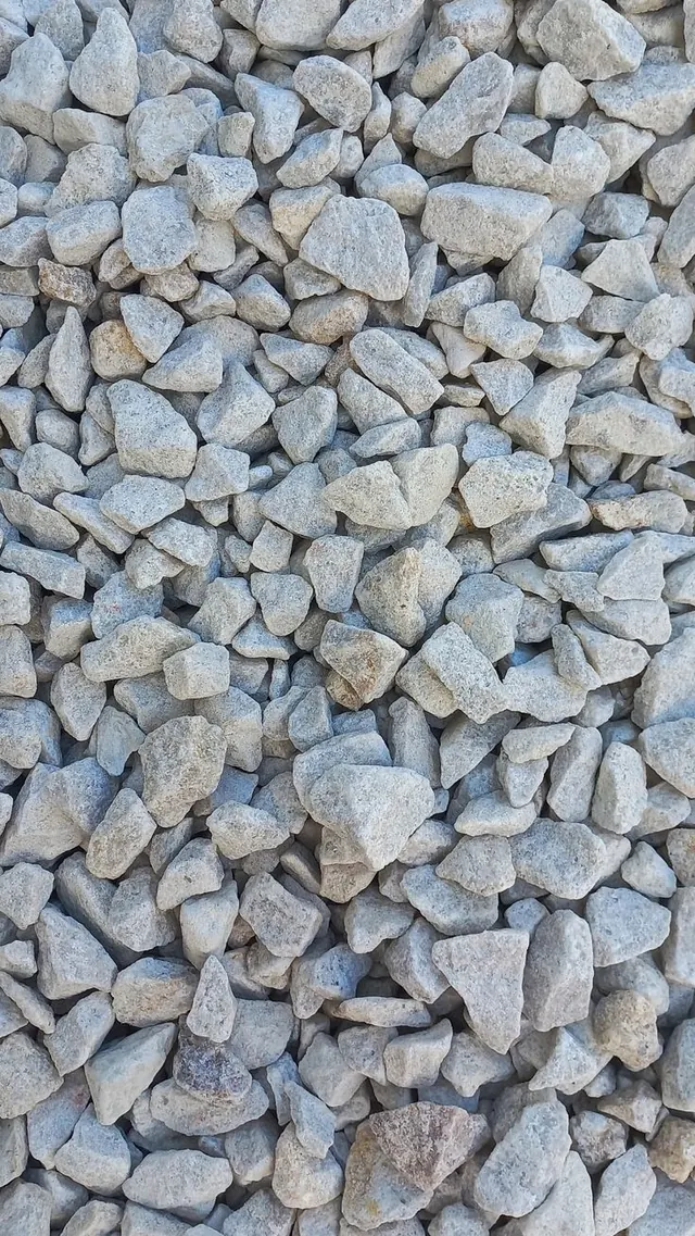 Beton Agregası görseli - Kirma Tas Gri Yakin Plan gerçek ürün görseli